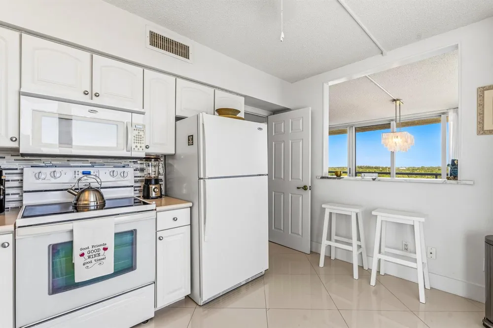 3554 Ocean Drive Vero Beach, FL 32963
