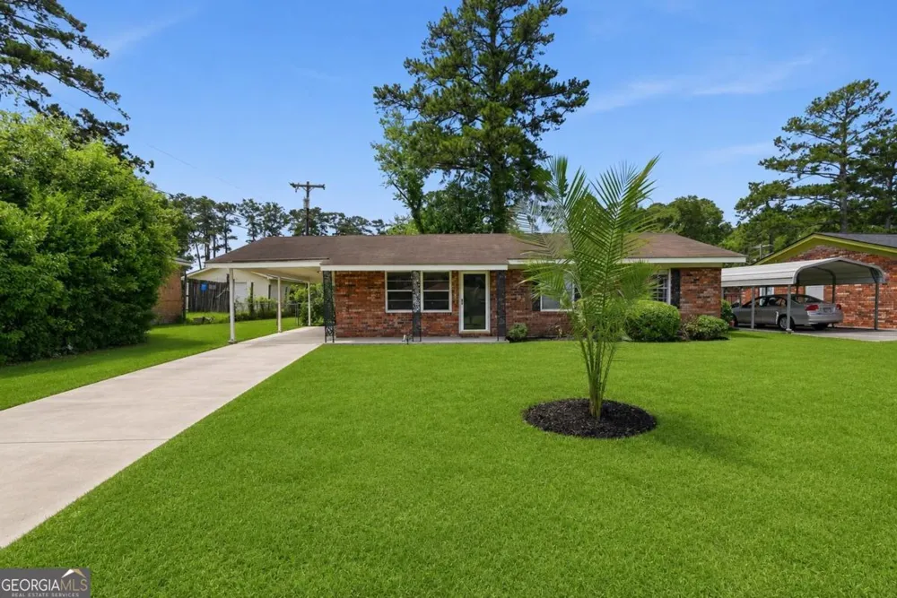 4 Lucian CIR Savannah, GA 31406