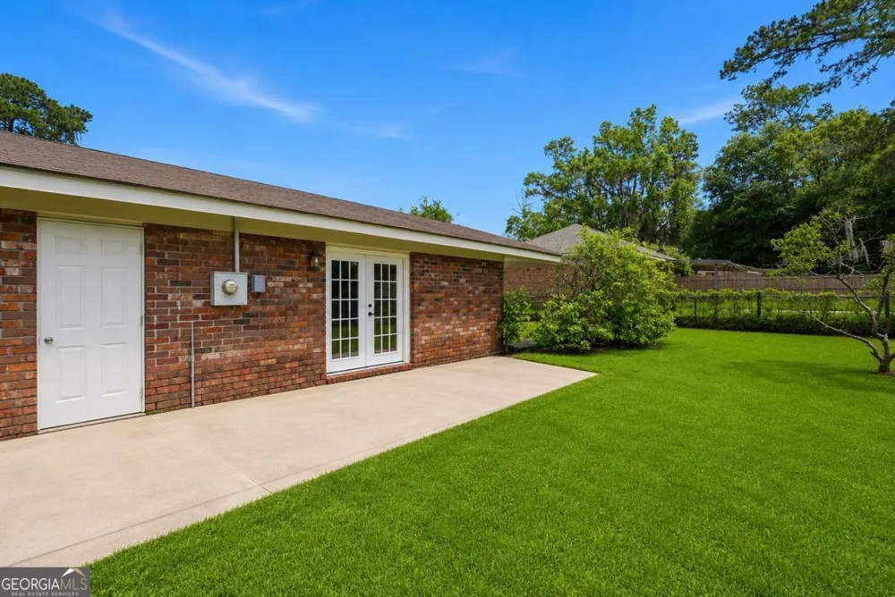 4 Lucian CIR Savannah, GA 31406