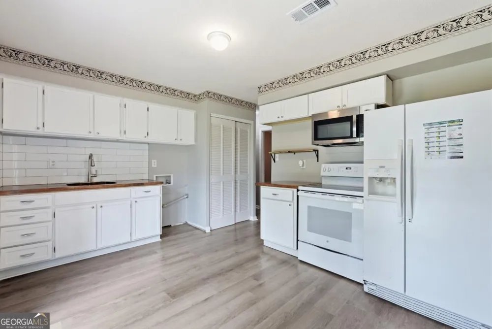 4 Lucian CIR Savannah, GA 31406