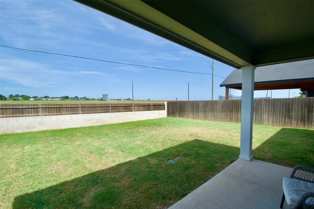 429 Travis Drive McGregor, TX 76657