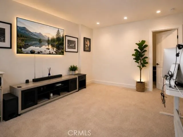 1648 Topanga Costa Mesa, CA 92627