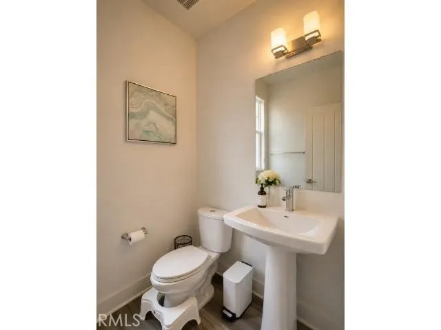 1648 Topanga Costa Mesa, CA 92627