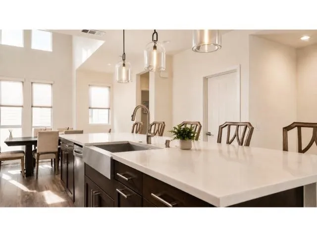 1648 Topanga Costa Mesa, CA 92627