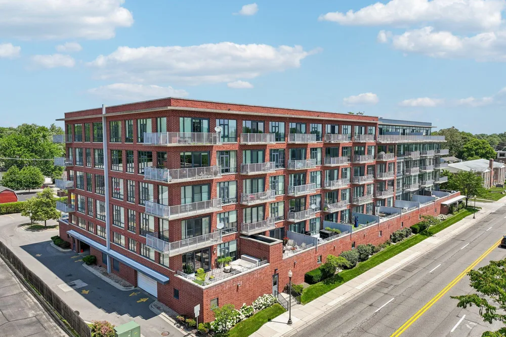 101 Curry Avenue #620 Royal Oak, MI 48067