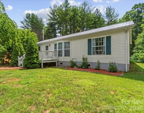 98 Cardinal Lane
