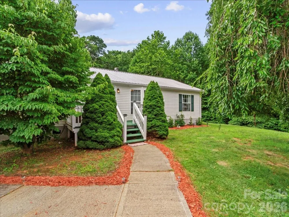 98 Cardinal Lane Burnsville, NC 28714