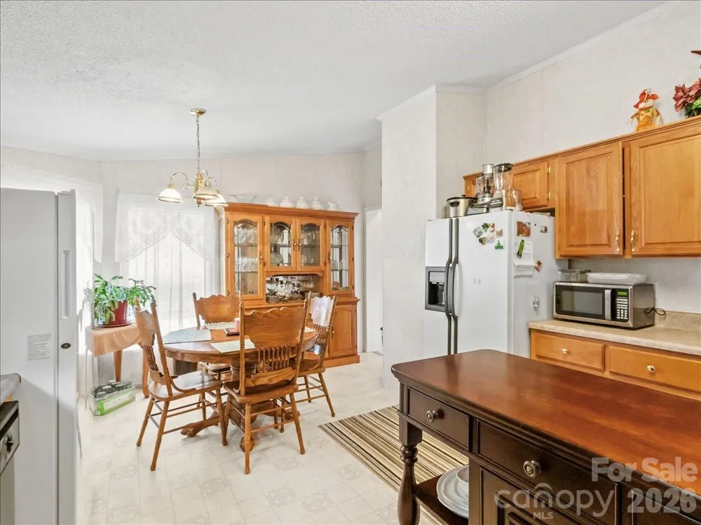 98 Cardinal Lane Burnsville, NC 28714