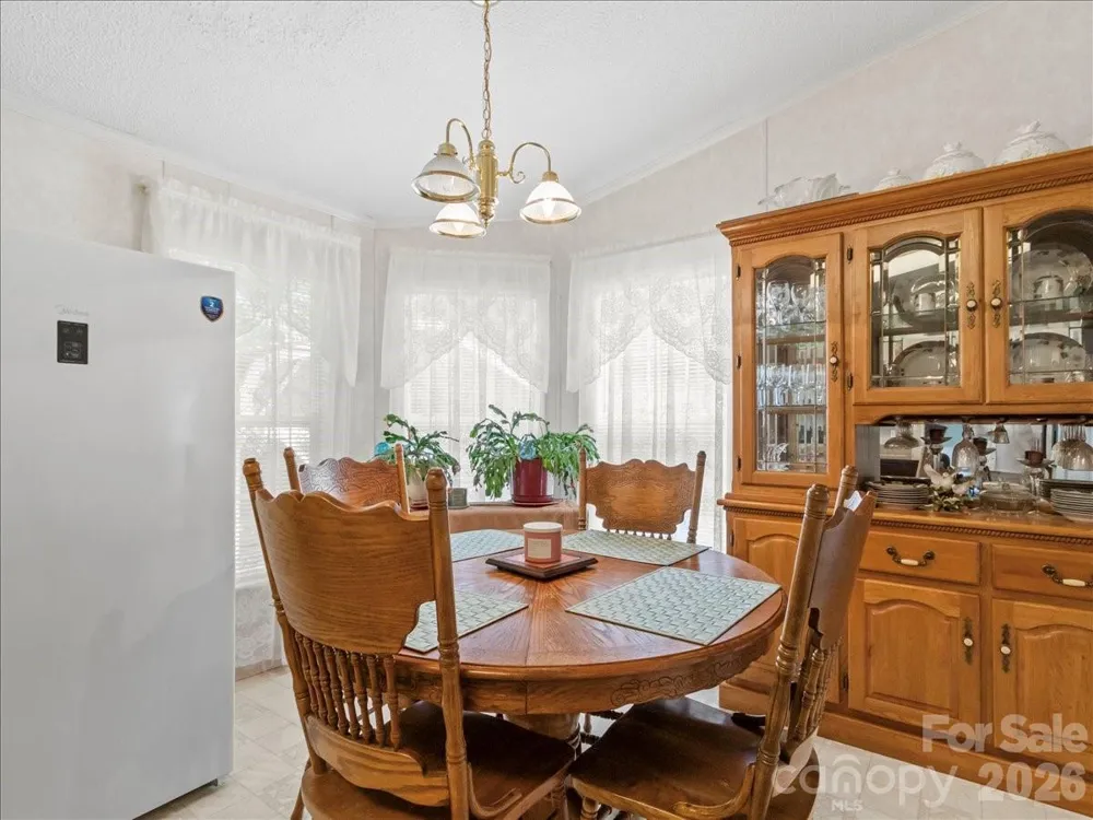 98 Cardinal Lane Burnsville, NC 28714