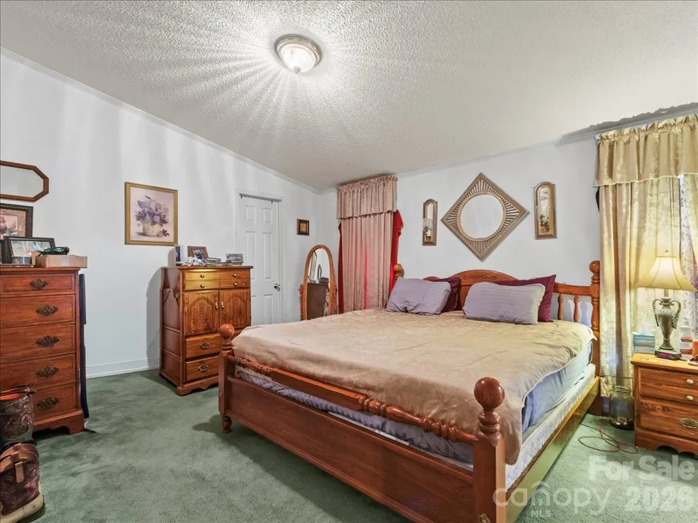 98 Cardinal Lane Burnsville, NC 28714