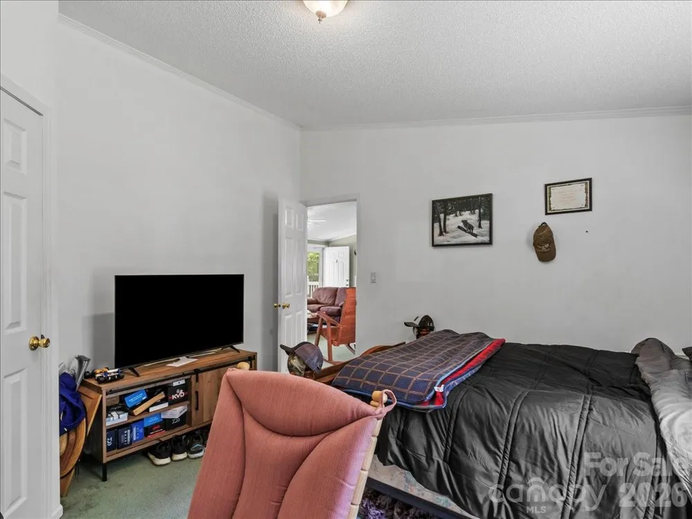 98 Cardinal Lane Burnsville, NC 28714