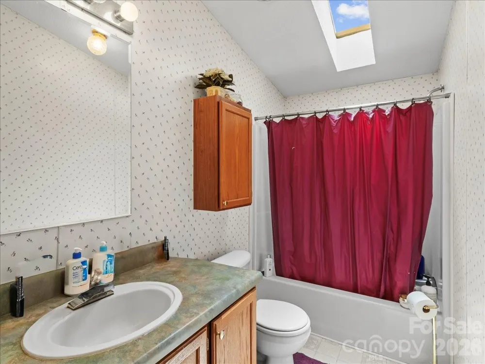 98 Cardinal Lane Burnsville, NC 28714