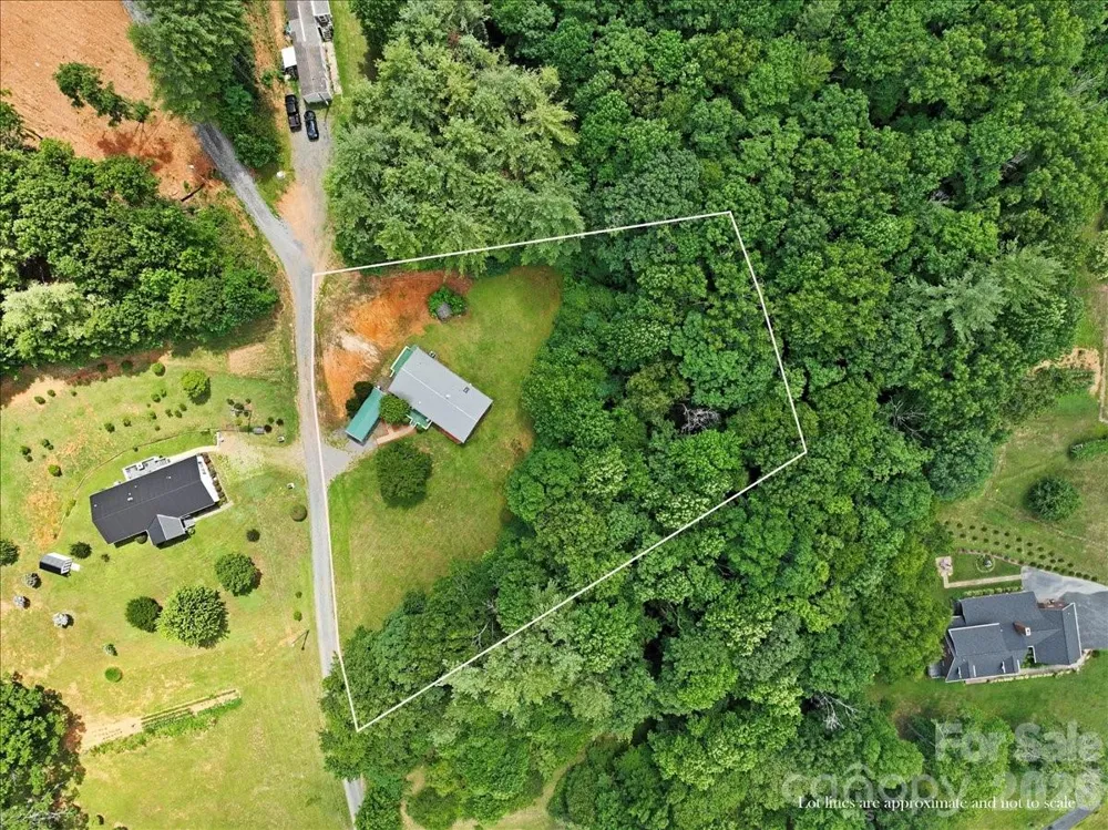 98 Cardinal Lane Burnsville, NC 28714
