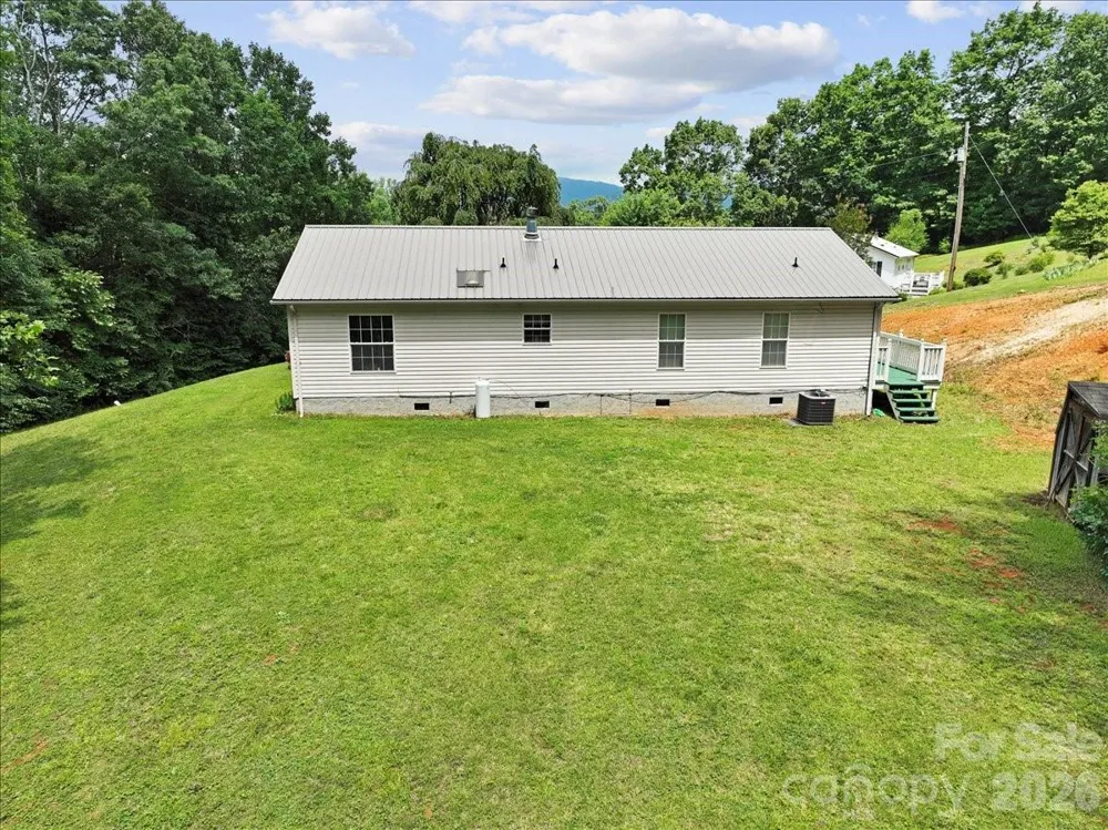 98 Cardinal Lane Burnsville, NC 28714