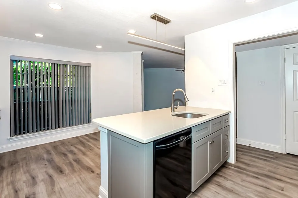 16301 Ledgemont Lane #101 Addison, TX 75001