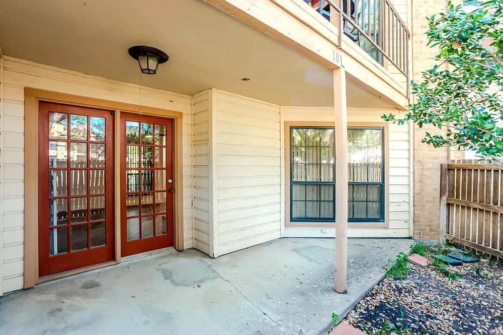 16301 Ledgemont Lane #101 Addison, TX 75001