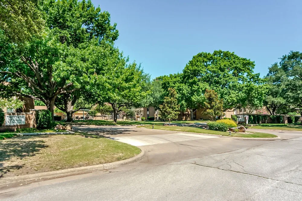 16301 Ledgemont Lane #101 Addison, TX 75001
