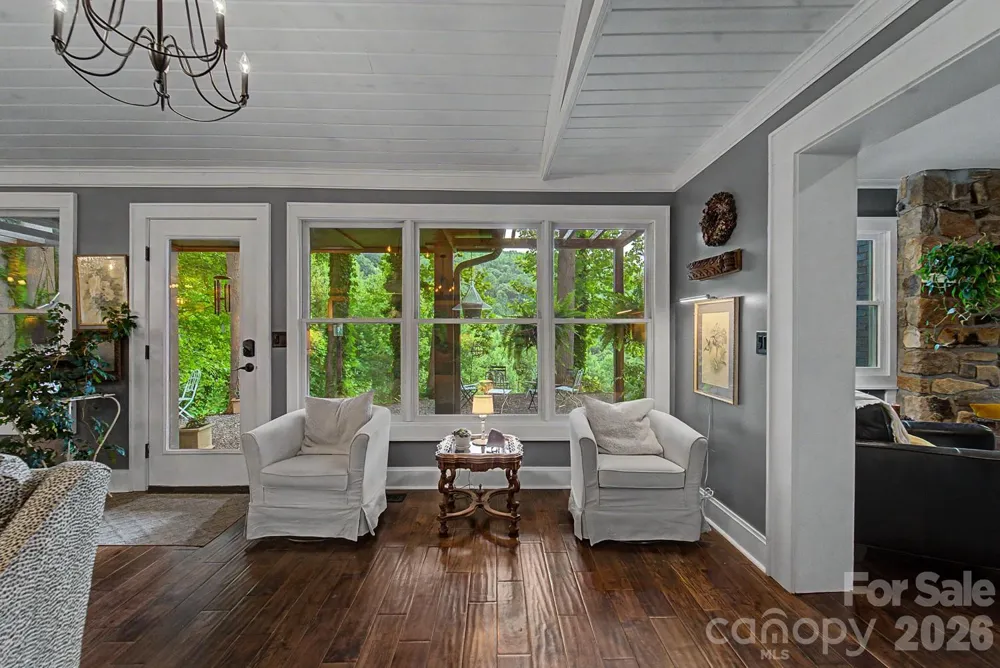 75 Mountain View Road Sylva, NC 28779