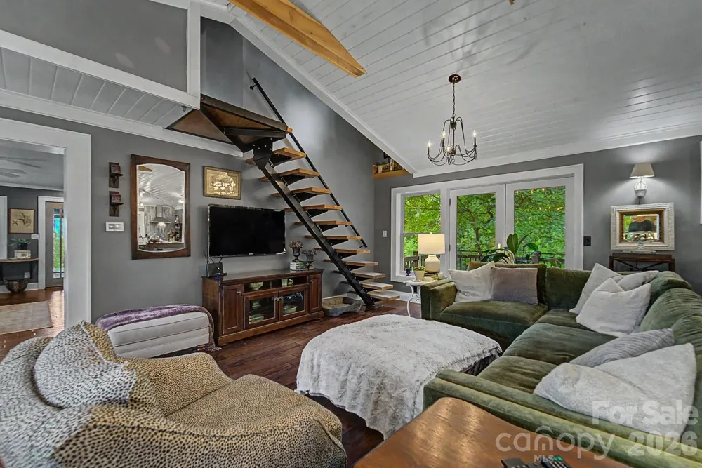 75 Mountain View Road Sylva, NC 28779