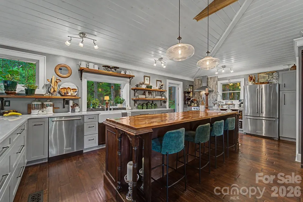 75 Mountain View Road Sylva, NC 28779