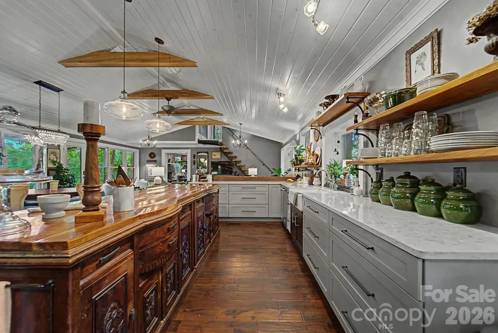 75 Mountain View Road Sylva, NC 28779