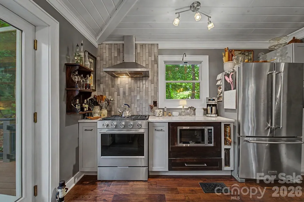75 Mountain View Road Sylva, NC 28779
