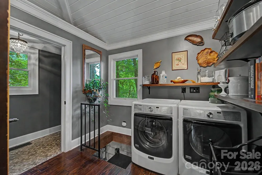75 Mountain View Road Sylva, NC 28779