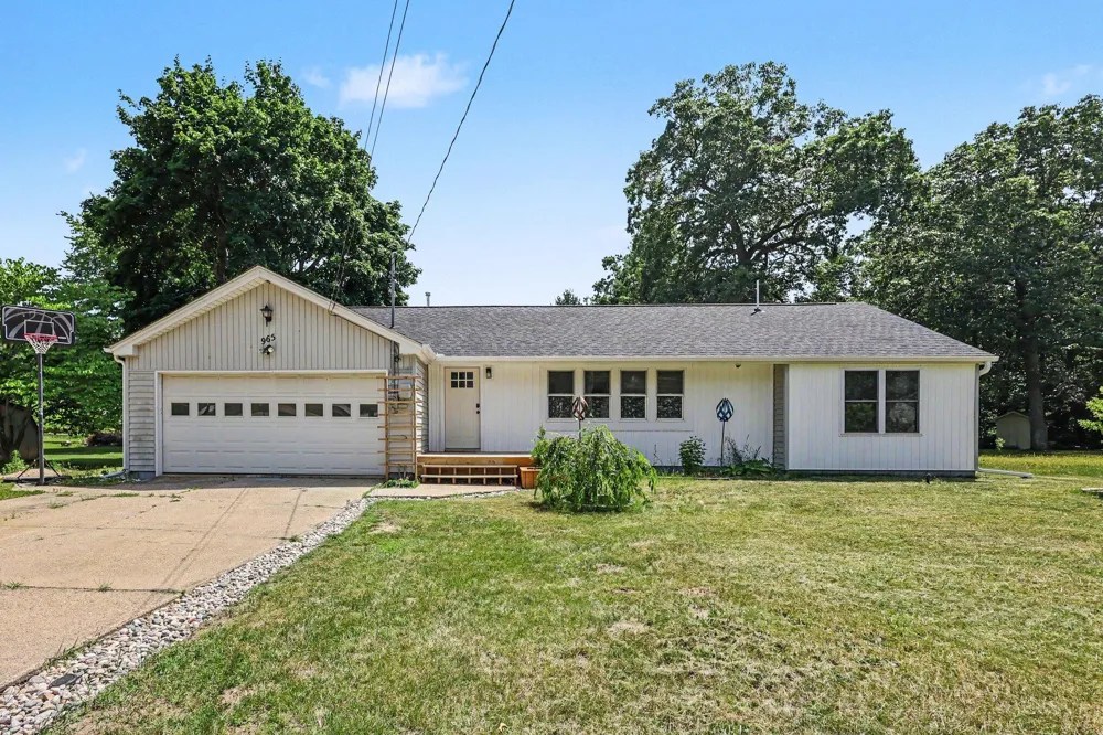 965 Victor Avenue Laketon Township, MI 49445