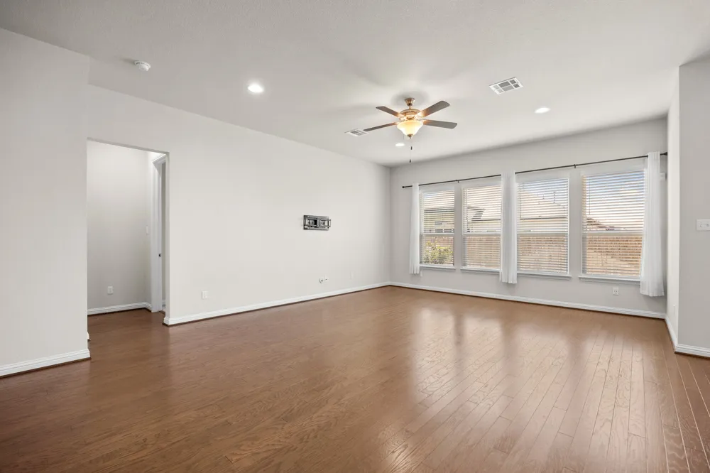 3821 Raven Caw Pass Pflugerville, TX 78660
