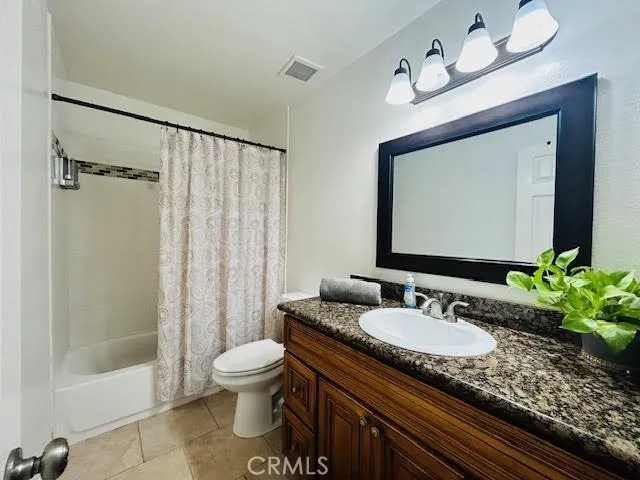 7304 Exeter Street #E Paramount, CA 90723