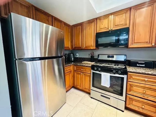 7304 Exeter Street #E Paramount, CA 90723