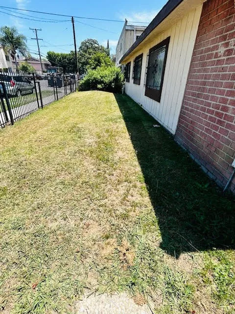 7304 Exeter Street #E Paramount, CA 90723