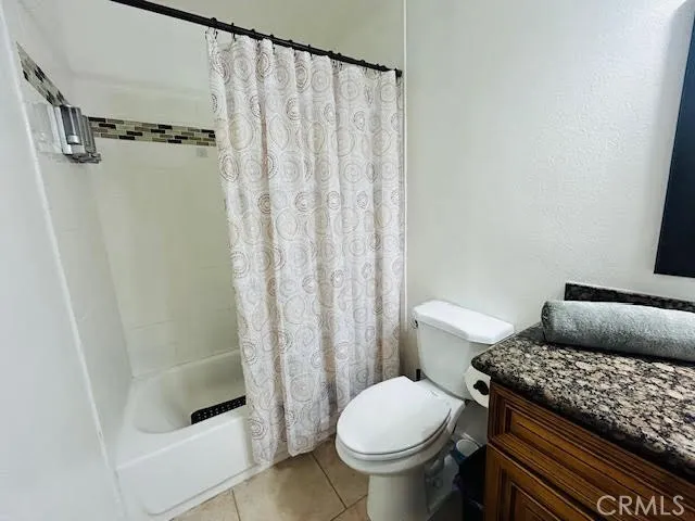 7304 Exeter Street #E Paramount, CA 90723