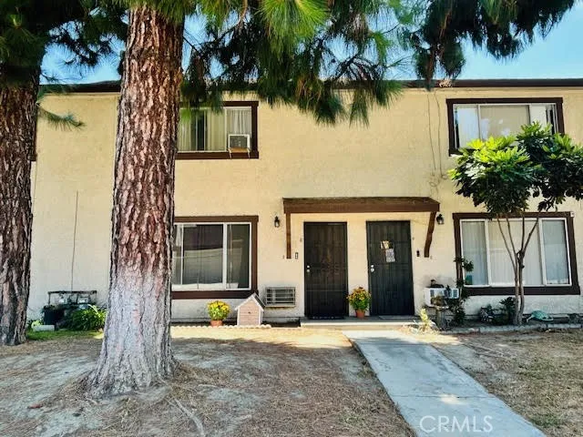 7304 Exeter Street #E Paramount, CA 90723