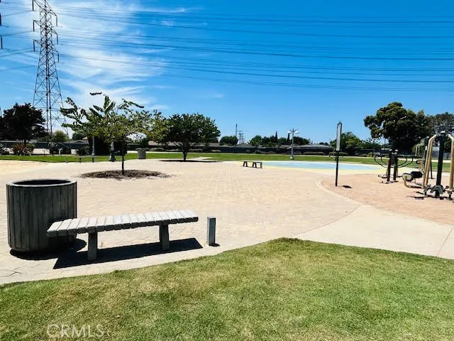 7304 Exeter Street #E Paramount, CA 90723