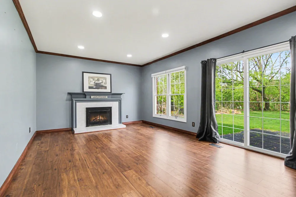 15698 Oakhill Court Livonia, MI 48154