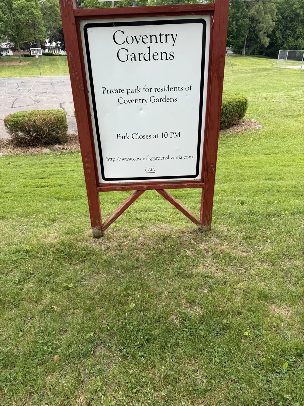 15698 Oakhill Court Livonia, MI 48154