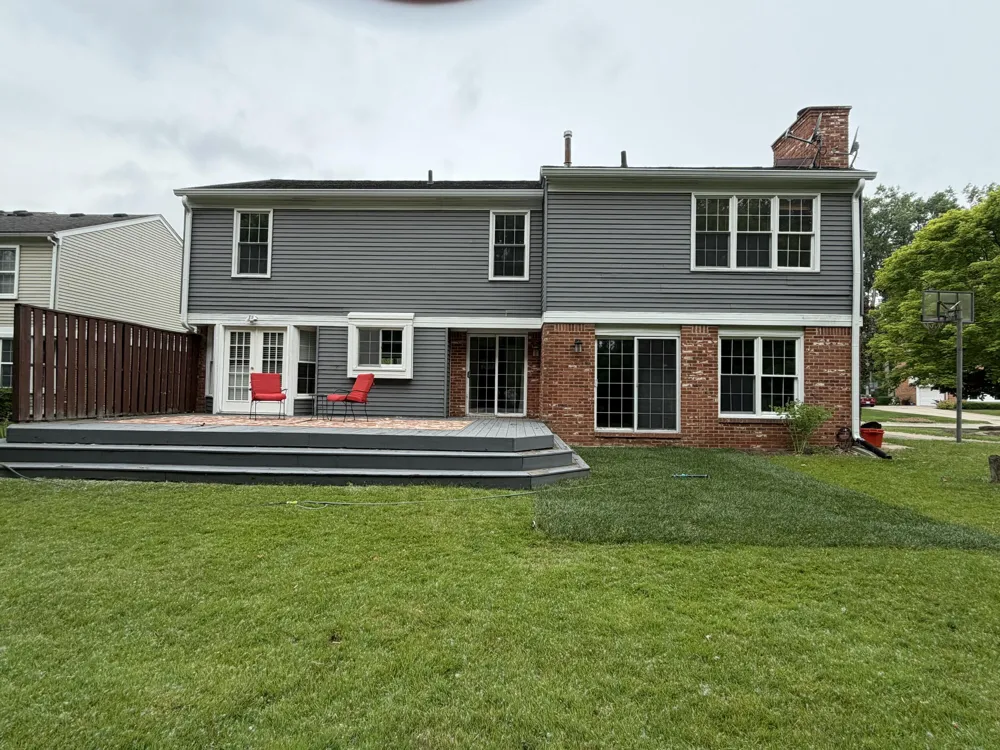 15698 Oakhill Court Livonia, MI 48154