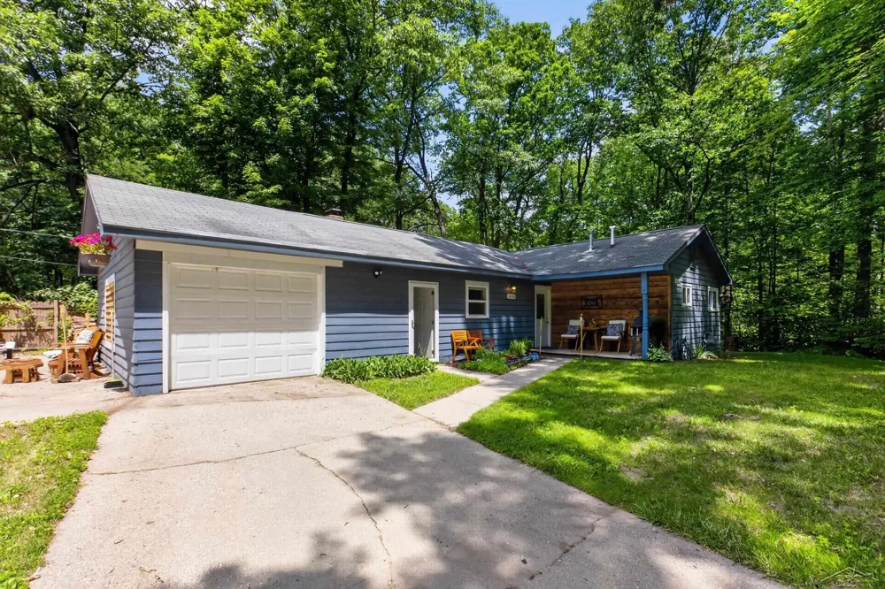 4350 E Arnold Lake Road Frost Township, MI 48625