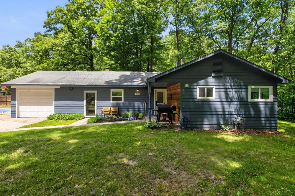 4350 E Arnold Lake Road Frost Township, MI 48625