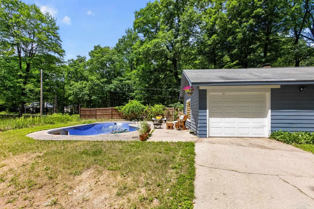 4350 E Arnold Lake Road Frost Township, MI 48625