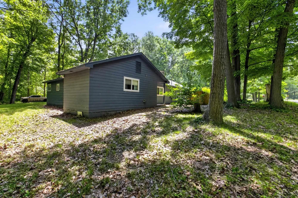 4350 E Arnold Lake Road Frost Township, MI 48625