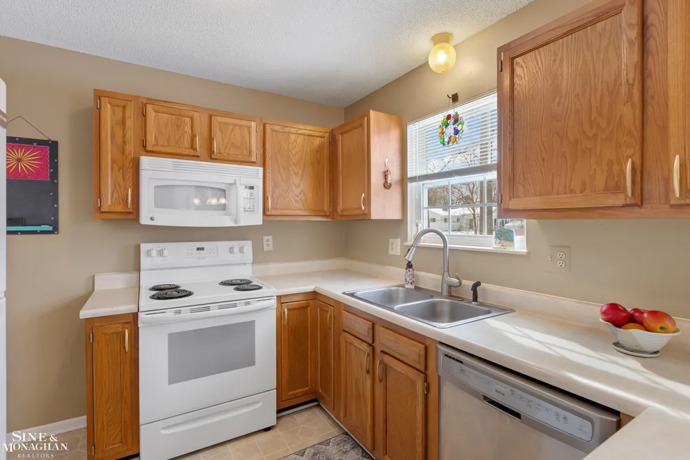 1452 Whispering Woods Avenue Marysville City, MI 48040