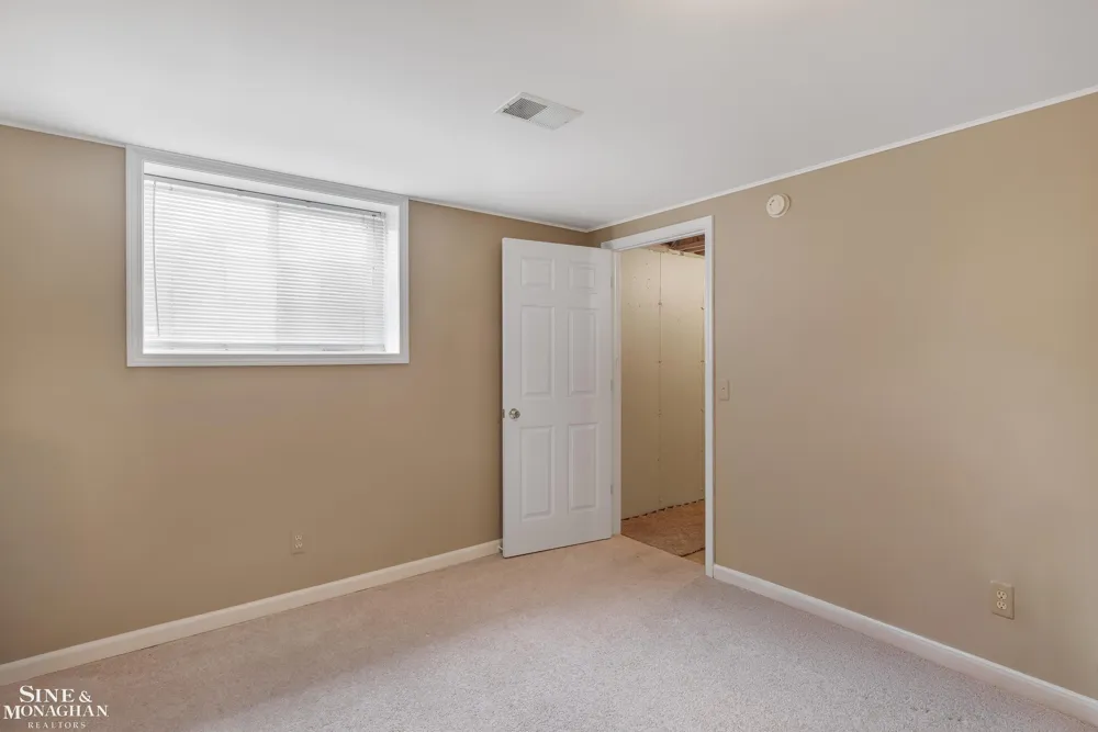 1452 Whispering Woods Avenue Marysville City, MI 48040
