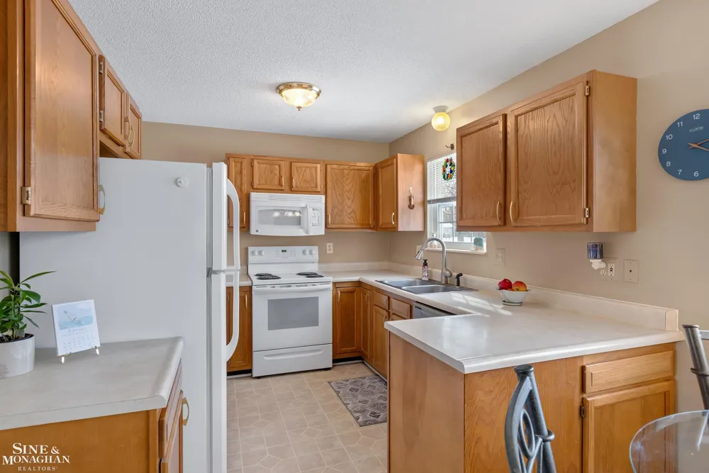 1452 Whispering Woods Avenue Marysville City, MI 48040