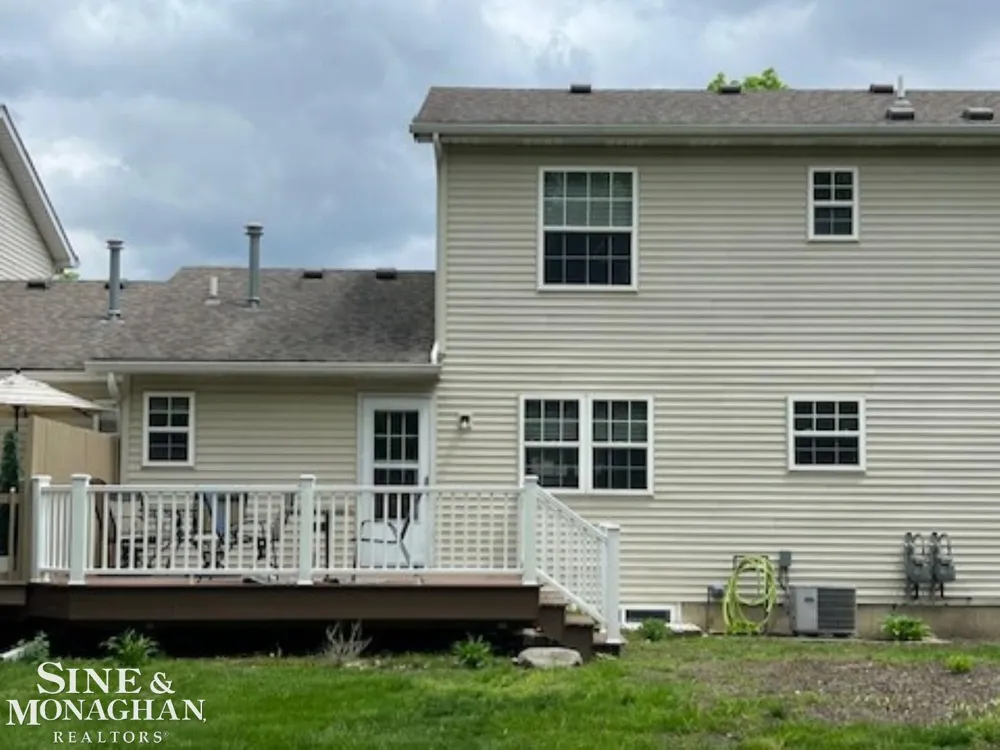 1452 Whispering Woods Avenue Marysville City, MI 48040