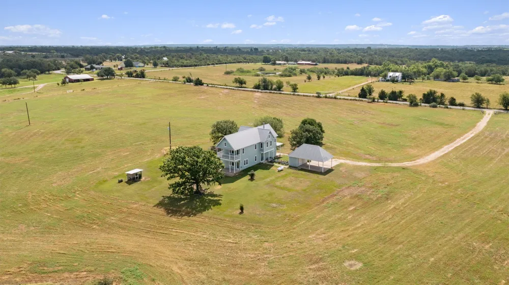 768 Upper Elgin River Road Elgin, TX 78621