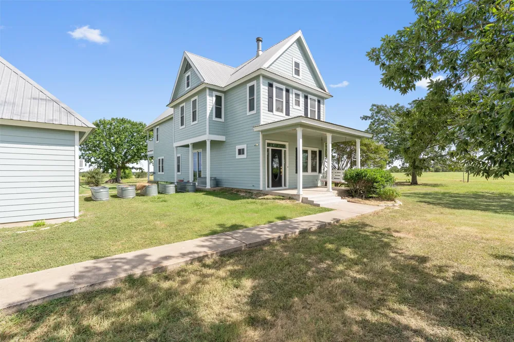 768 Upper Elgin River Road Elgin, TX 78621