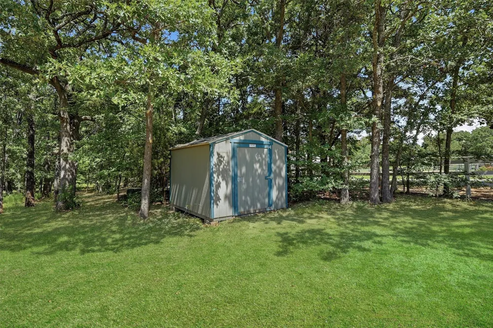 171 Briar Creek Road Whitesboro, TX 76273