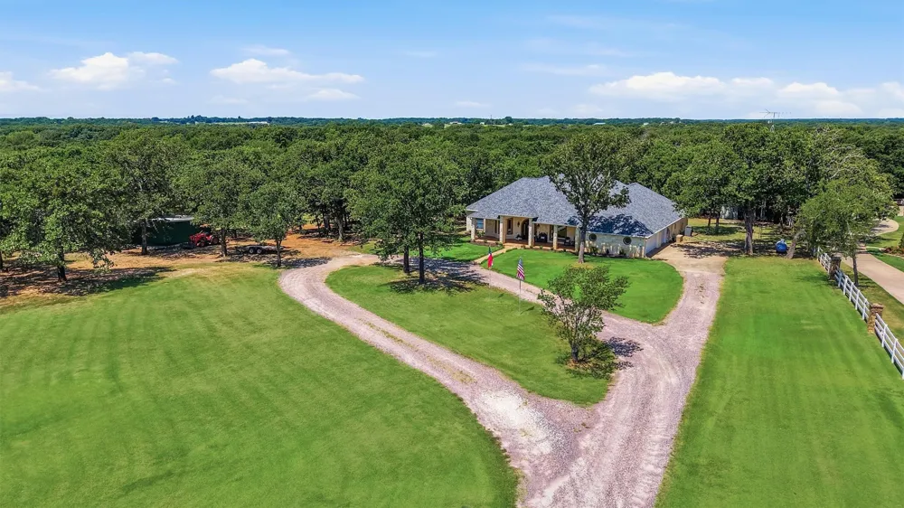 171 Briar Creek Road Whitesboro, TX 76273